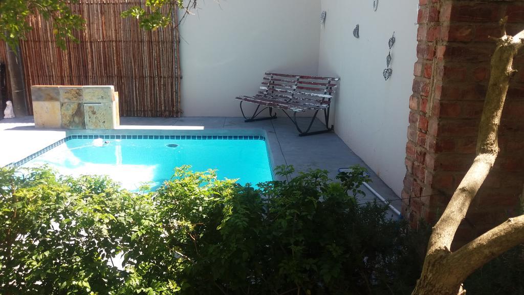 Guesthouse On Irvine พอร์ตเอลิซาเบธ ภายนอก รูปภาพ