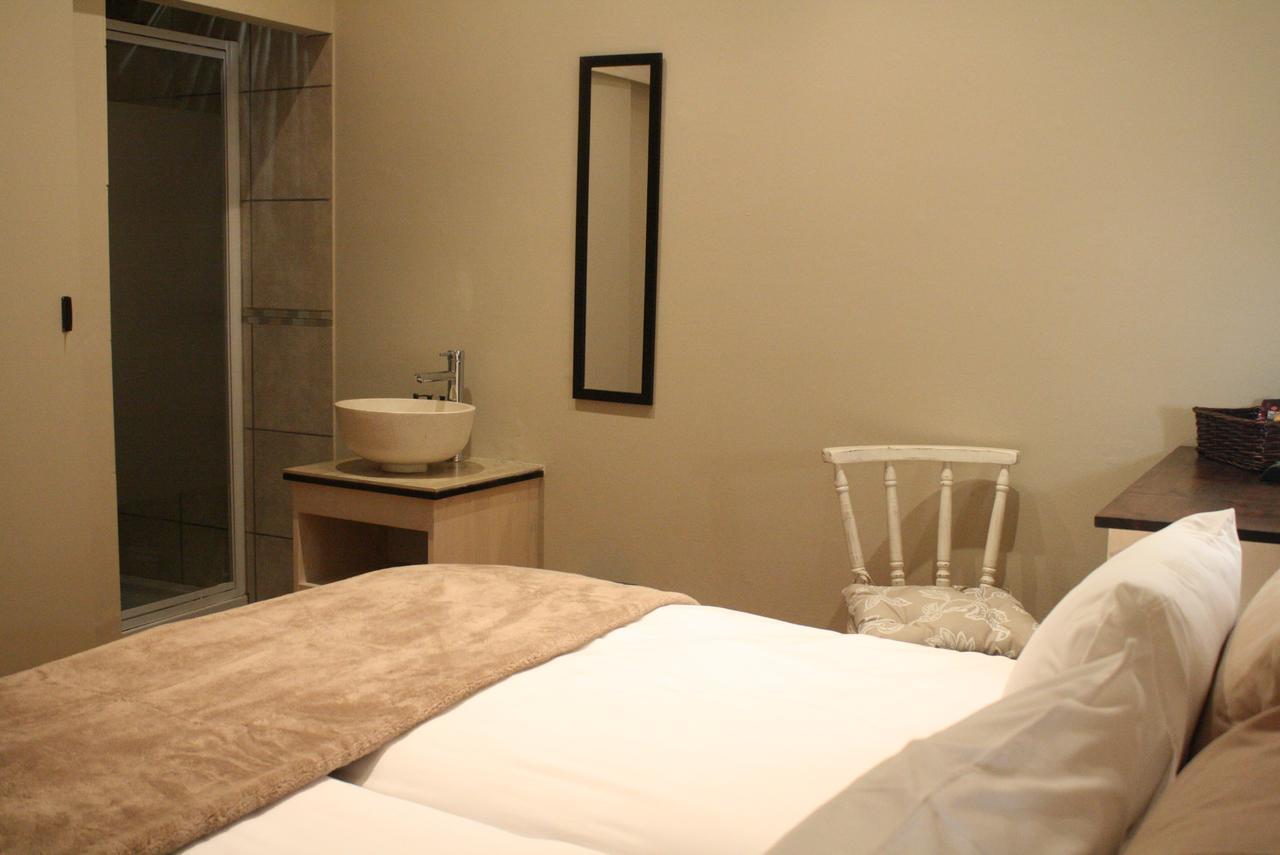 Guesthouse On Irvine พอร์ตเอลิซาเบธ ภายนอก รูปภาพ