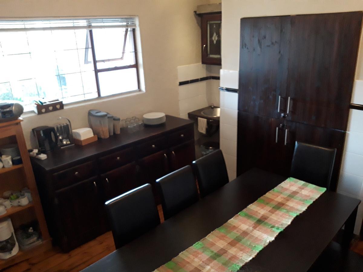 Guesthouse On Irvine พอร์ตเอลิซาเบธ ภายนอก รูปภาพ
