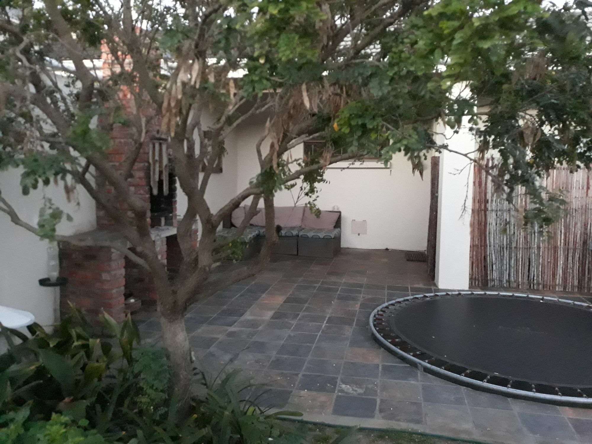 Guesthouse On Irvine พอร์ตเอลิซาเบธ ภายนอก รูปภาพ