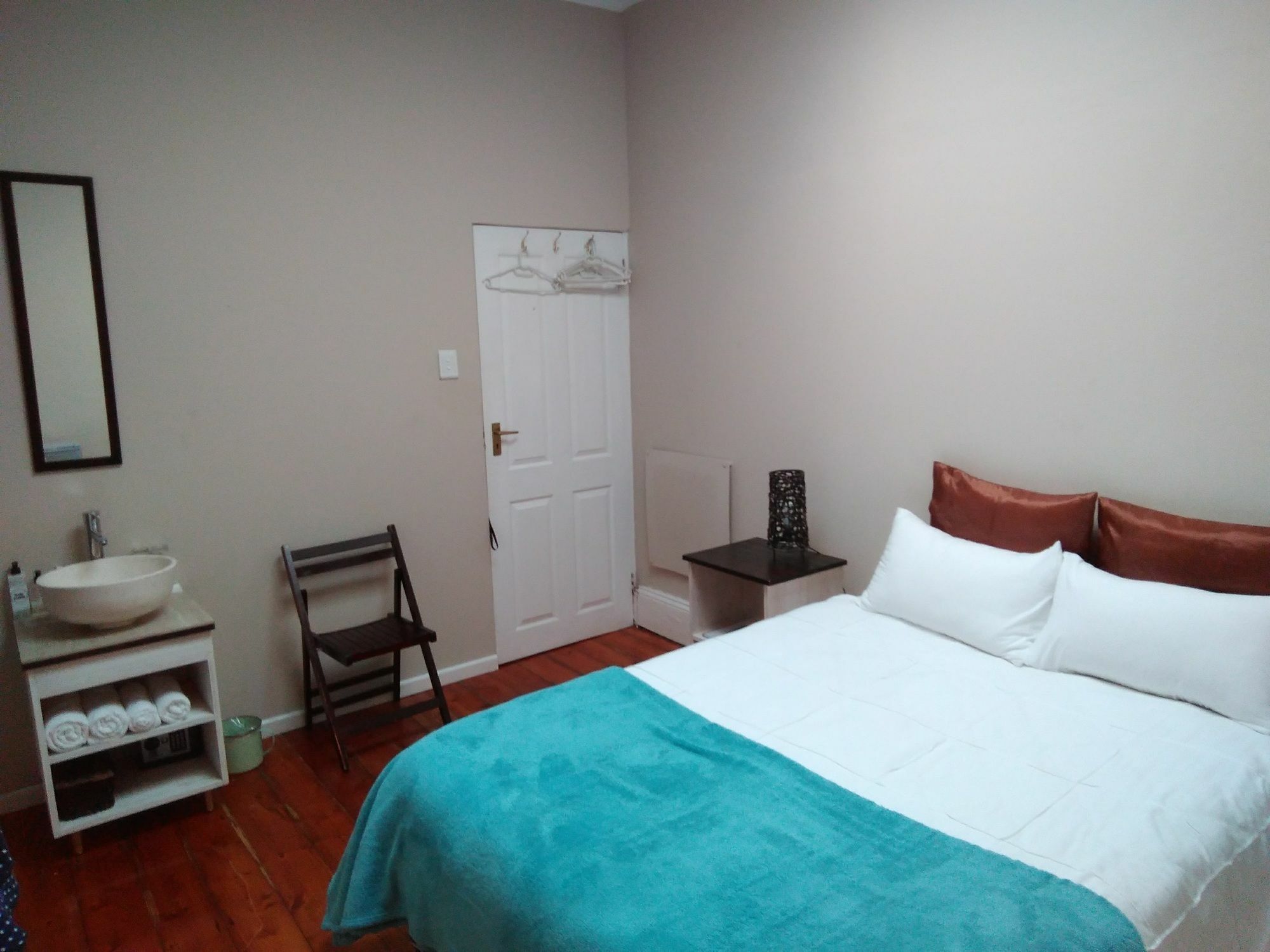 Guesthouse On Irvine พอร์ตเอลิซาเบธ ภายนอก รูปภาพ