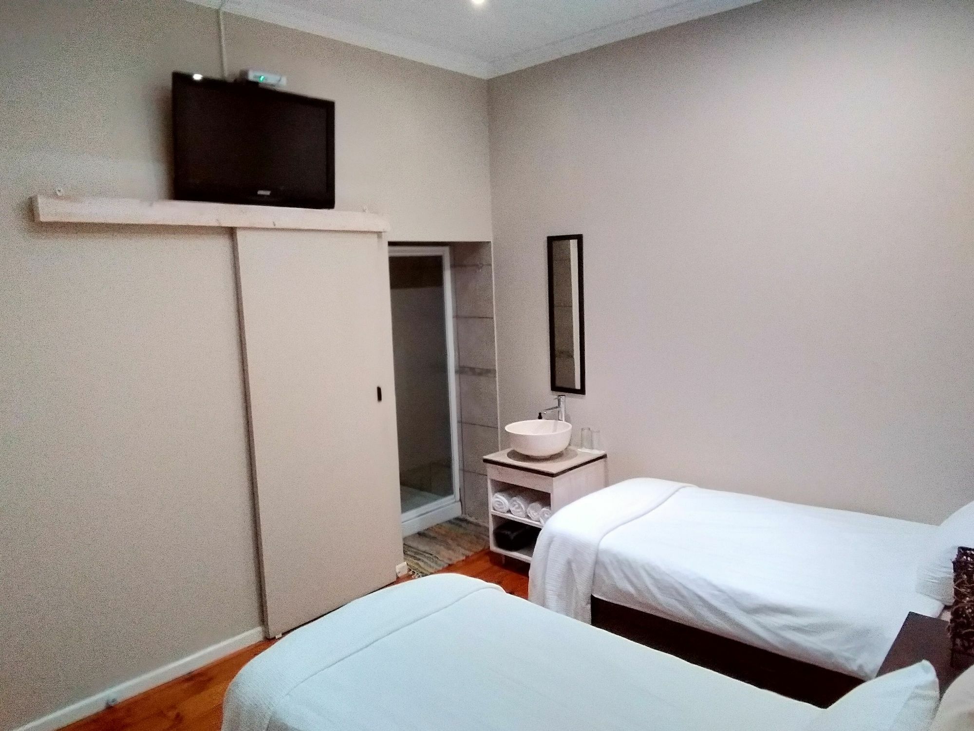 Guesthouse On Irvine พอร์ตเอลิซาเบธ ภายนอก รูปภาพ